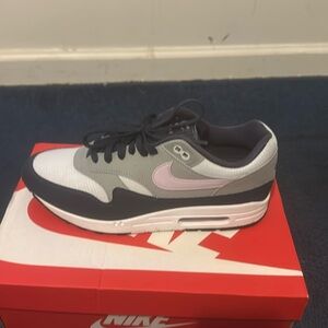 Air max 1 gray and bloom